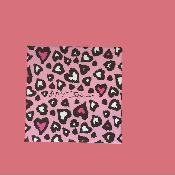 BETSEY JOHNSON APPLE DROP EARRINGS GREAT GIFT IDEA - Picture 2 of 2